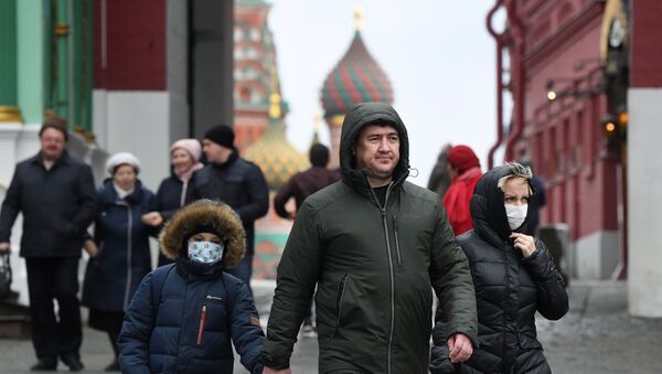 People Wearing Masks in Moscow - Sputnik International