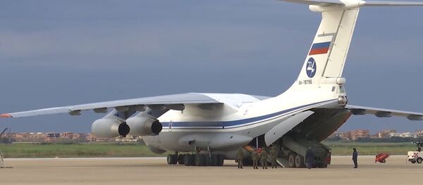 Ilyushin Il-76 with medical equipment for transfer - Sputnik International