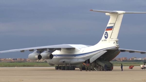 Ilyushin Il-76 with medical equipment for transfer - Sputnik International