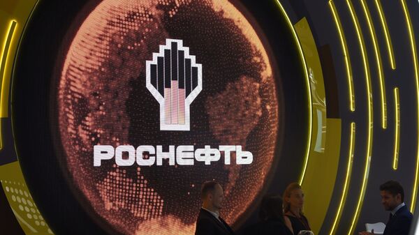 Russian Rosneft oil company's logo - Sputnik International