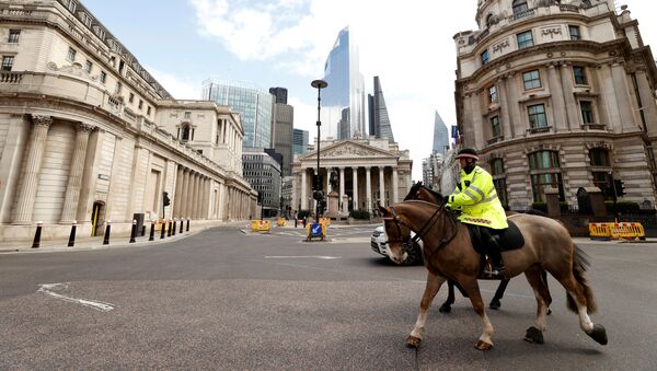  Police on horses patrol outside the Bank of England as the spread of the coronavirus disease (COVID-19) continues, London, Britain, March 31, 2020v - Sputnik International