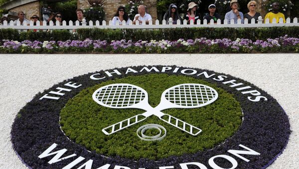  A Wimbledon logo is seen inside the grounds at the Wimbledon tennis championships in London 23 June 2008.     - Sputnik International