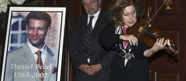 A photograph of Daniel Pearl at a memorial in 2007 A photograph of Daniel Pearl at a memorial in 2007 - Sputnik International