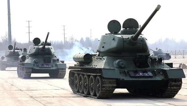 T-34 tanks after undergoing full repair on the Alabino firing ground - Sputnik International