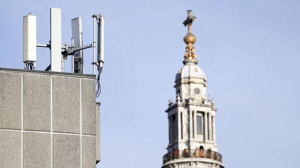 Mobile network phone masts are visible in front of St Paul's Cathedral in the City of London, Tuesday, Jan. 28, 2020. - Sputnik International