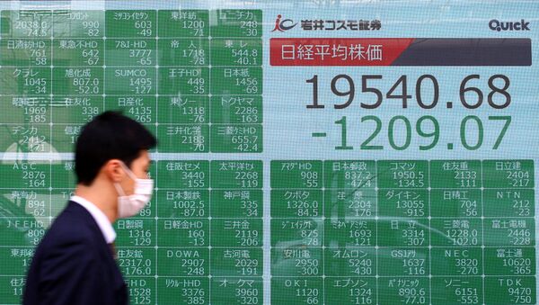 Asian markets indices outside a brokerage in Tokyo - Sputnik International