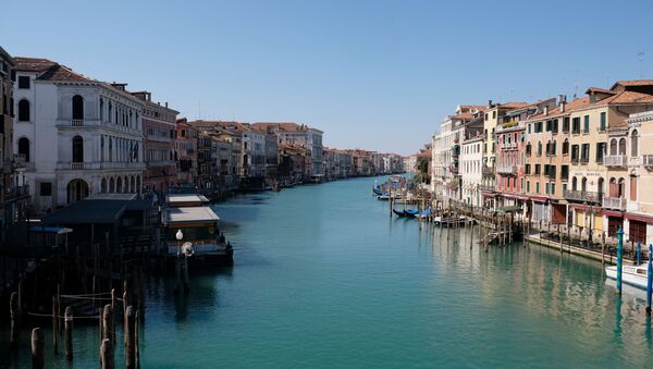 A view of an empty Grand Canal on Palm Sunday, following the coronavirus disease (COVID-19) outbreak in Venice, Italy, April 5, 2020 - Sputnik International
