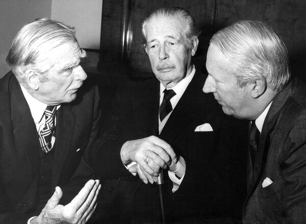 From Macmillan to Johnson: UK Prime Ministers Who Have Faced a Health Crisis From Macmillan to Johnson: UK Prime Ministers Who Have Faced a Health Crisis - Sputnik International