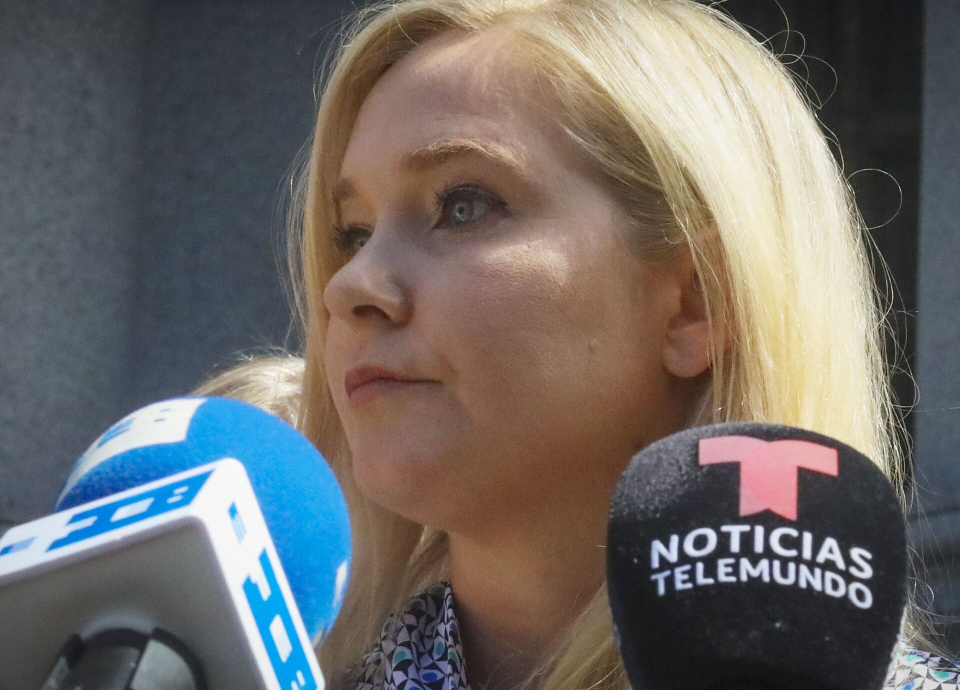 In this Aug. 27, 2019, photo, Virginia Roberts Giuffre, who says she was trafficked by sex offender Jeffrey Epstein, holds a news conference outside a Manhattan court where sexual assault claimants invited by a judge addressed a hearing following Epstein's jailhouse death in New York - Sputnik International, 1920, 07.09.2021