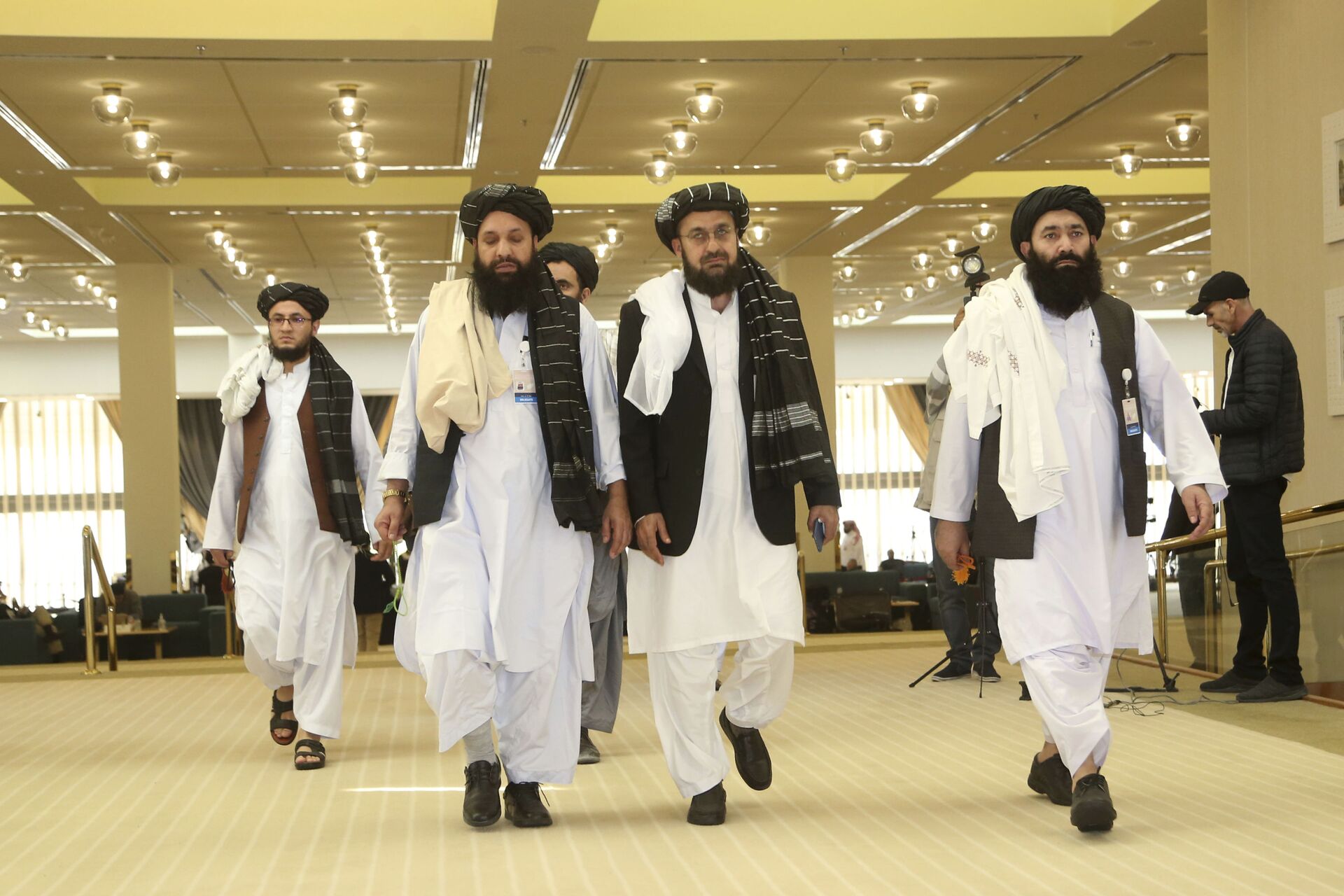 Afghanistan's Taliban delegation arrive for the agreement signing between Taliban and U.S. officials in Doha, Qatar, Saturday, Feb. 29, 2020. - Sputnik International, 1920, 07.09.2021