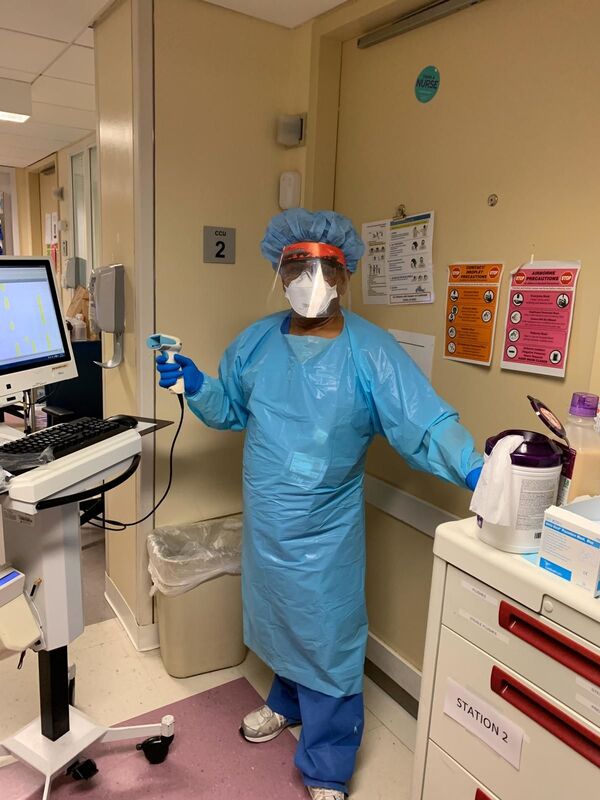 'They Need Us': One Down, New York Nursing Couple Continues Fight Against COVID-19 - Sputnik International