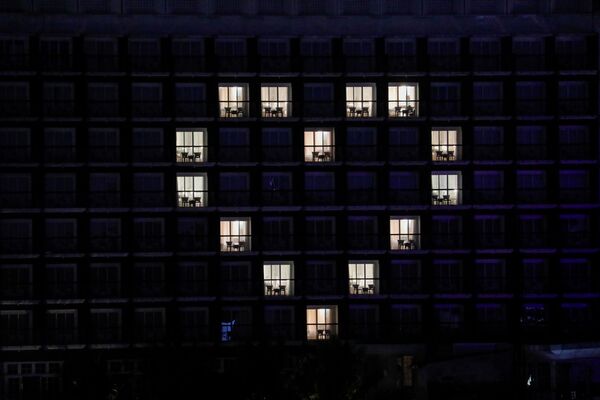 An exterior view of The 101 Hotel shows rooms illuminated to form a heart as a thank you and to show support to people, especially the country's medical workers tackling coronavirus disease (COVID-19) amid its spread in Bogor, Indonesia, April 6, 2020.  - Sputnik International