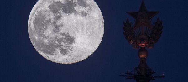 Supermoon in Moscow on 7 April 2020 - Sputnik International