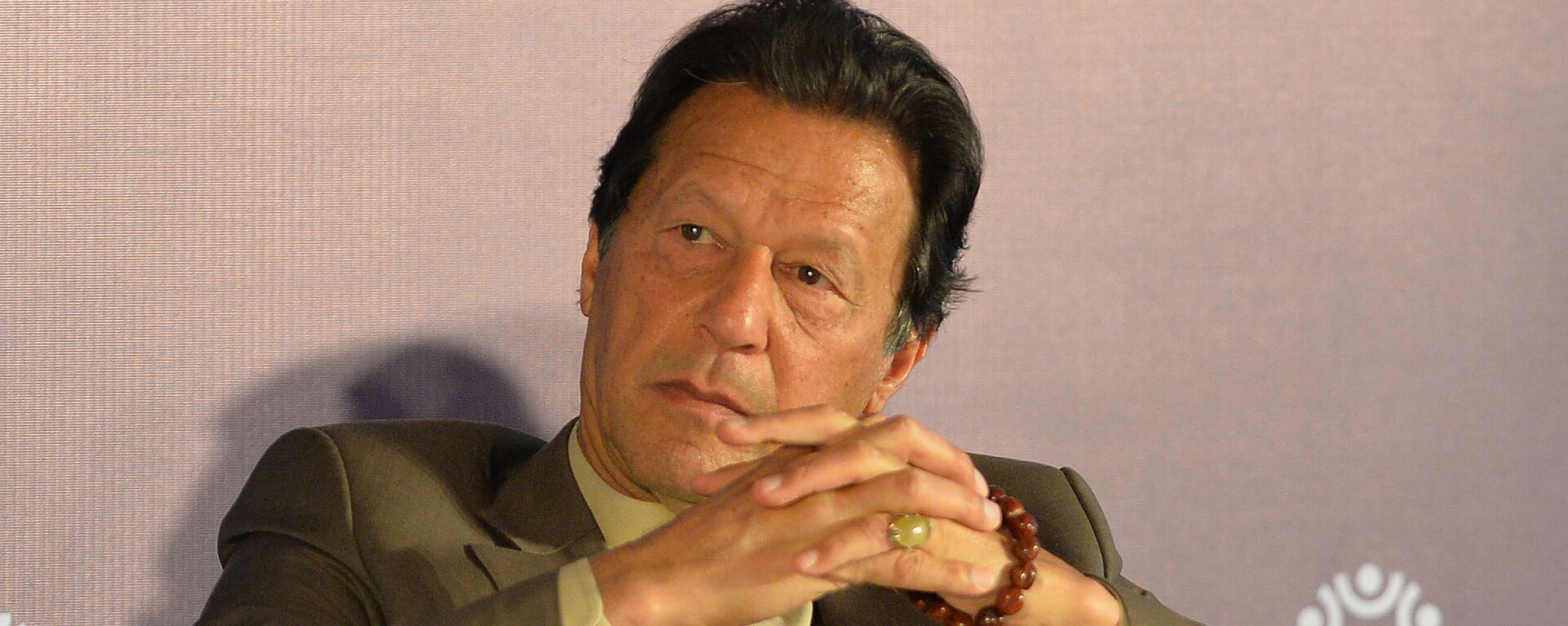 Pakistan's Prime Minister Imran Khan attends the Refugee Summit Islamabad to mark 40 years of hosting Afghan refugee in Islamabad on February 17, 2020 - Sputnik International, 1920, 11.04.2022