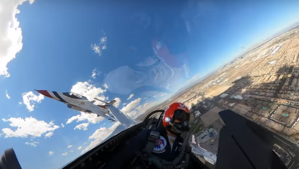Screenshot of the US Air Force Thunderbirds Vegas Flyover Video, 11 Aprin 2020 - Sputnik International