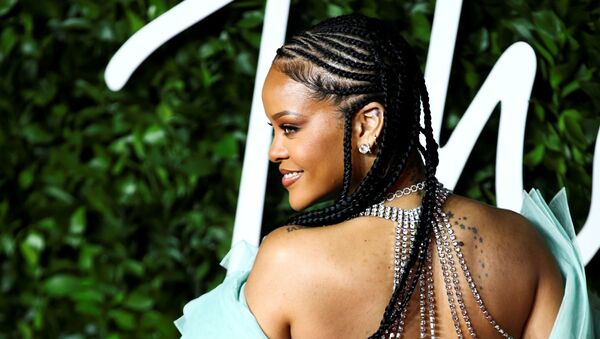 Singer Rihanna poses as she arrives at the Fashion Awards 2019 in London, Britain December 2, 2019 - Sputnik International