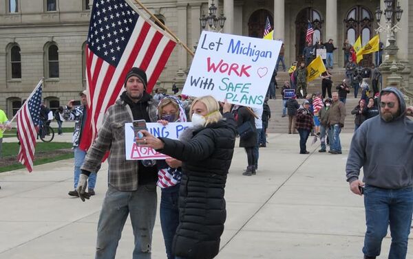 Michigan citizens protest Coronavirus restrictions on 15 April 2020 - Sputnik International