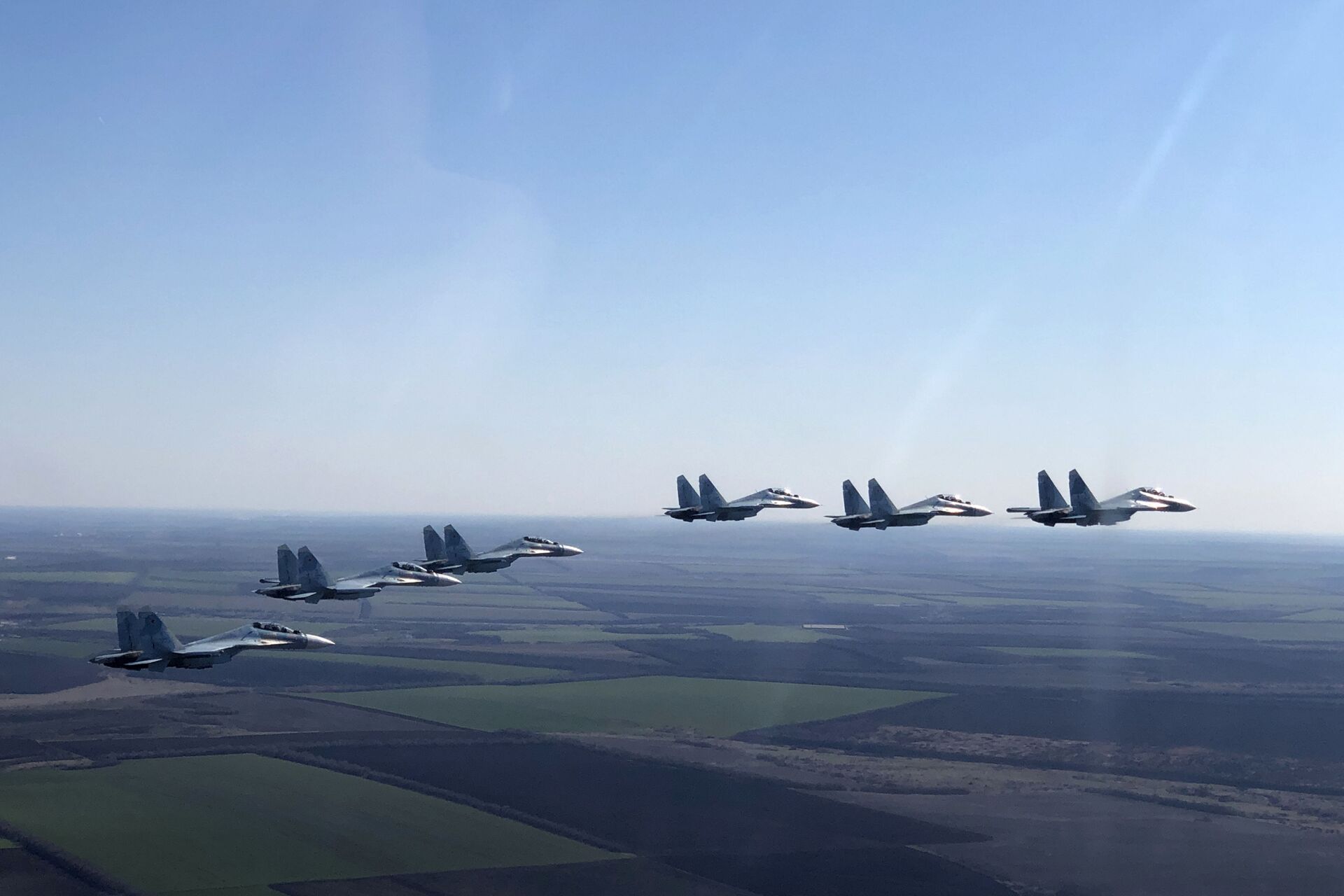 In this handout photo released by the Russian Defence Ministry, Su-30SM jet fighters of the 4th Air and Air Defence Forces Army of the Russian Southern Military District fly in formation during a rehearsal for the Victory Day parade in Rostov-on-Don, which marks the 75th anniversary of the victory over Nazi Germany in World War Two, in Rostov region, Russia - Sputnik International, 1920, 12.08.2024