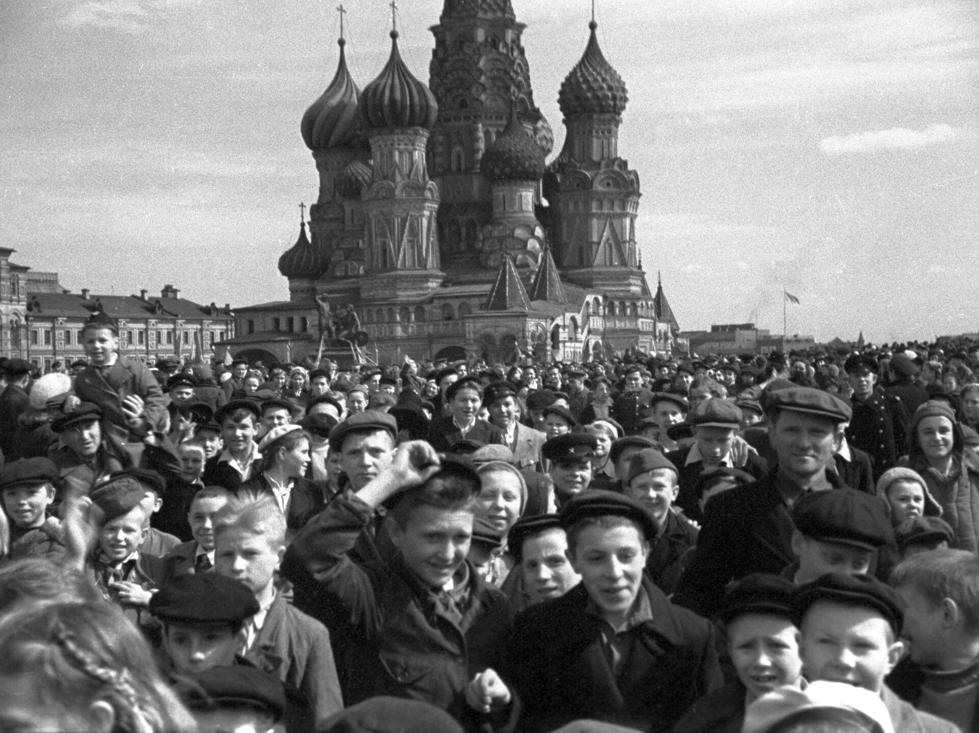 Парад май 1945