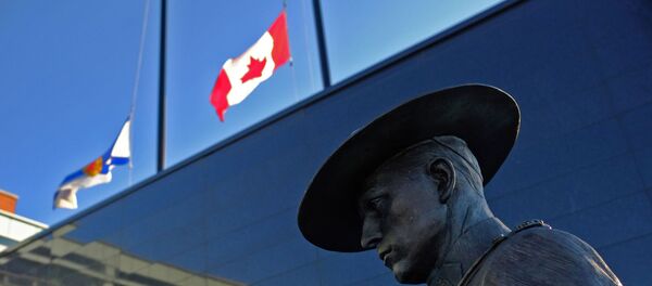 Canadian flags flown at half mast after the April 2020 Nova Scotia shooting - Sputnik International