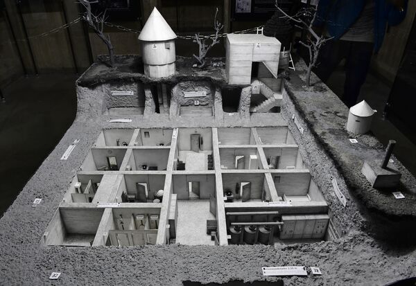 Shelter and Grave: The Story of Hitler's Underground Bunker in Berlin - Photos - Sputnik International