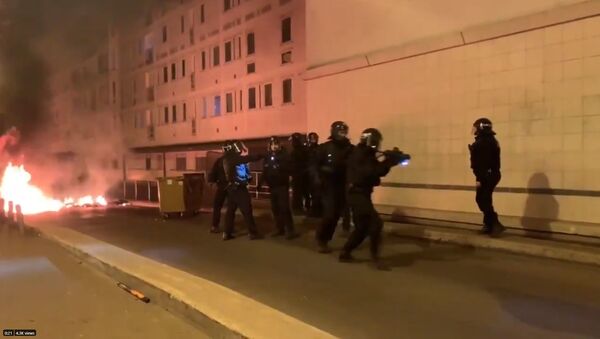 French police responds to riots in Villeneuve-la-Garenne  - Sputnik International