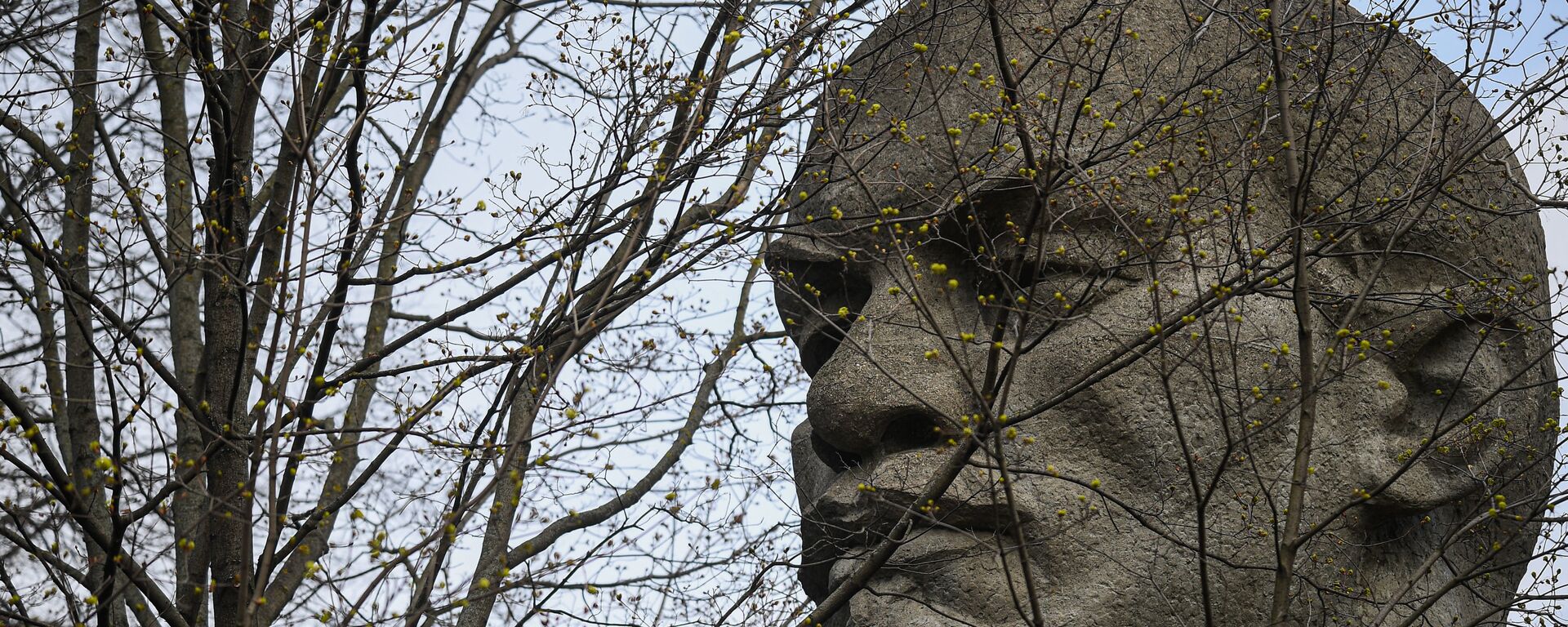 A Lenin monument in Moscow - Sputnik International, 1920, 22.04.2020