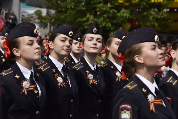 Beauties in Uniform: Stunning Russian Servicewomen During Victory Day Rehearsals - Sputnik International