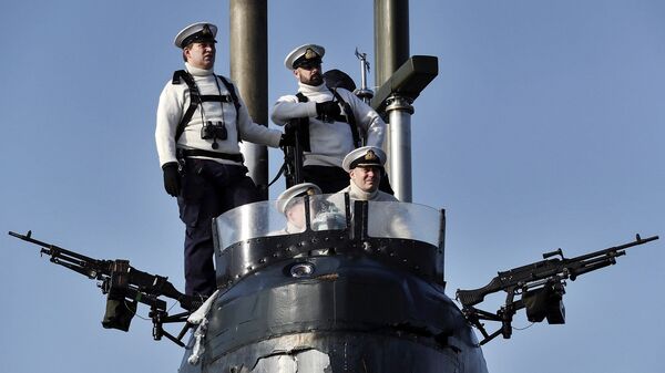 Crew of the UK Royal Navy nuclear-powered fleet submarine HMS Trenchant. - Sputnik International