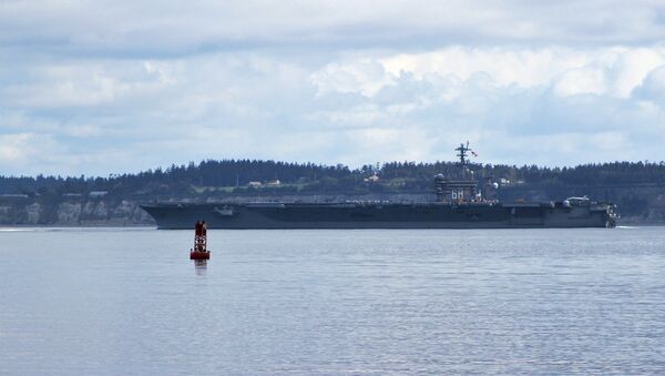 The aircraft carrier USS Nimitz (CVN 68) transits through Puget Sound. - Sputnik International