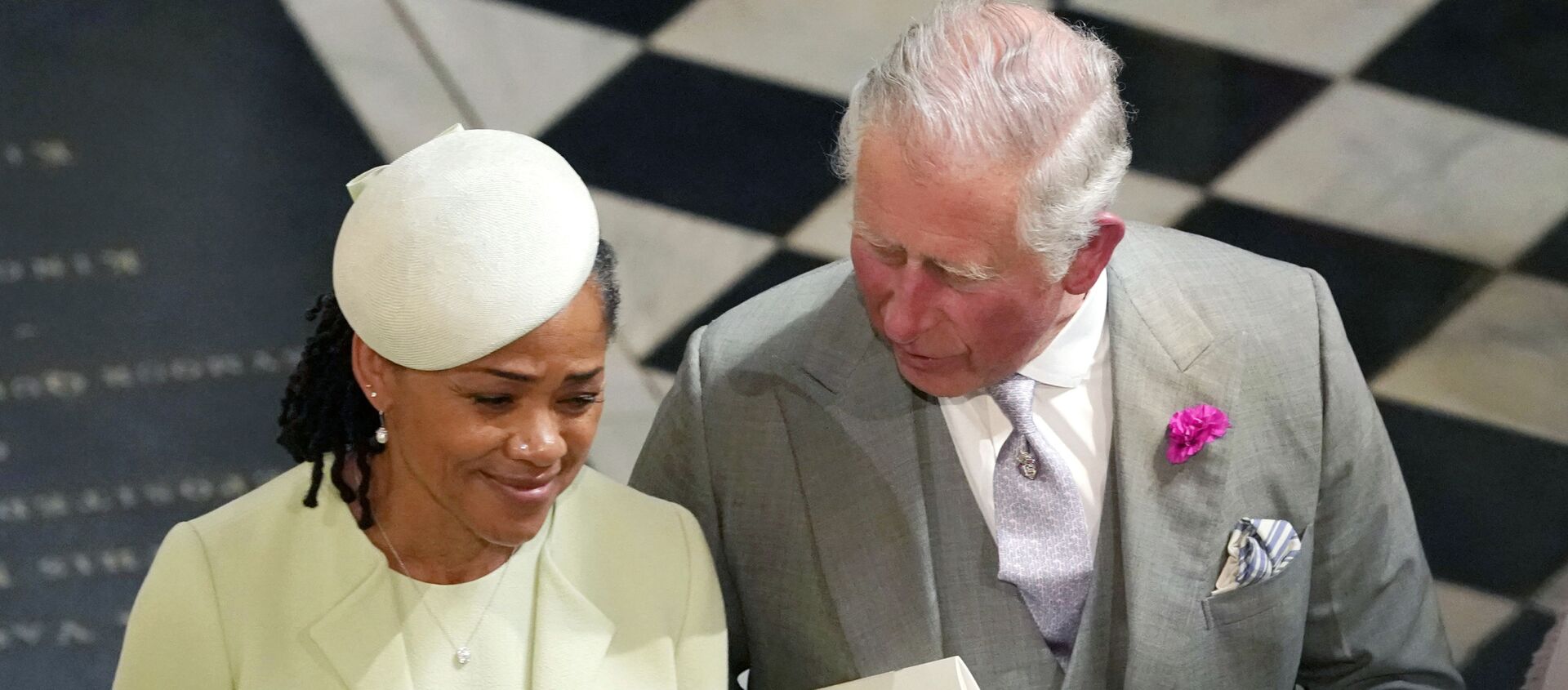 Doria Ragland - the Duchess of Sussex's mother speaks to Prince Charles during the royal wedding in 2018 - Sputnik International, 1920, 12.03.2021