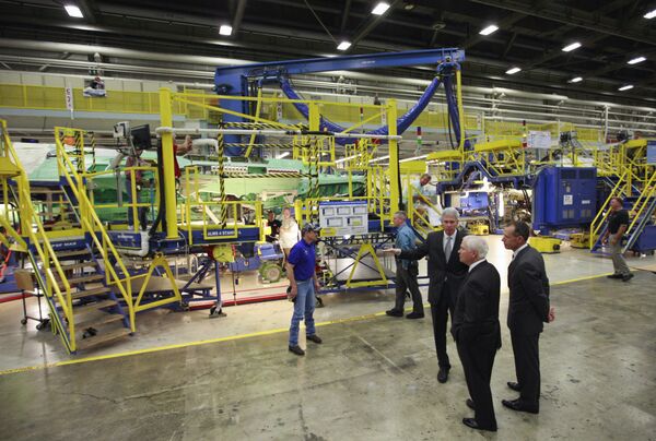 Close Call: US Navy Stealth Fighter Barely Claws its Way into Air After Leaving Deck - Video Close Call: US Navy Stealth Fighter Barely Claws its Way into Air After Leaving Deck - Video - Sputnik International