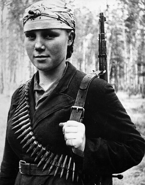 Lida Ferapont, a nurse in a partisan regiment, 31 August 1942 - Sputnik International
