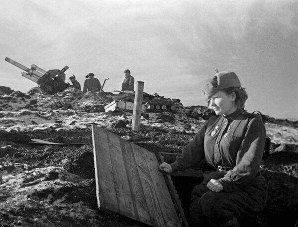 A female soldier takes part in a battle to liberate Odessa in March 1944 - Sputnik International