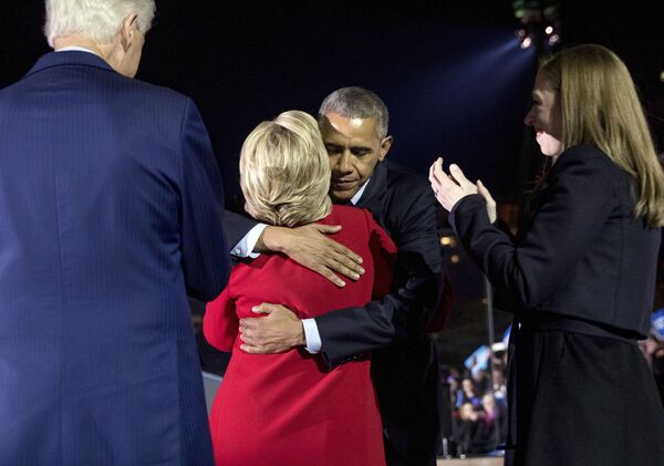 'Like a F***ing Vampire’: Barack Obama Shares Hillary Clinton Nickname From Democratic Primary Clash 'Like a F***ing Vampire’: Barack Obama Shares Hillary Clinton Nickname From Democratic Primary Clash - Sputnik International