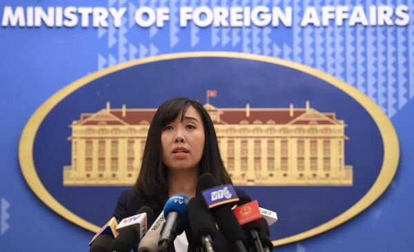 Vietnam's Foreign Ministry spokeswoman Le Thi Thu Hang takes questions during a press conference in Hanoi on August 3, 2017. - Sputnik International