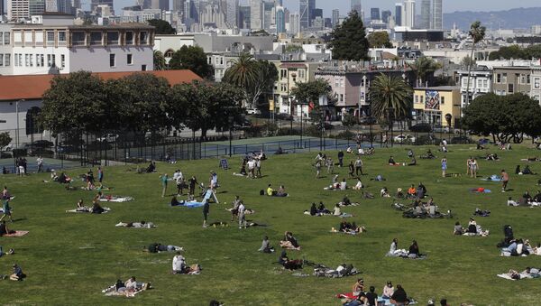 People visit Dolores Park during the coronavirus outbreak in San Francisco, Sunday, May 3, 2020.  - Sputnik International