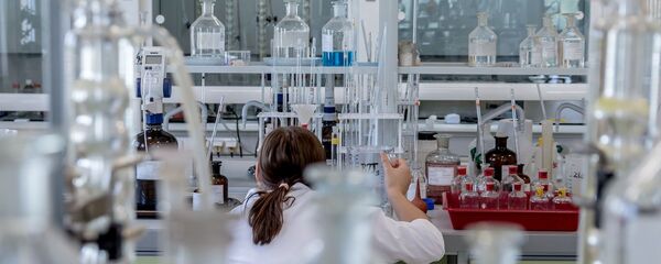 A scientist in a laboratory - Sputnik International