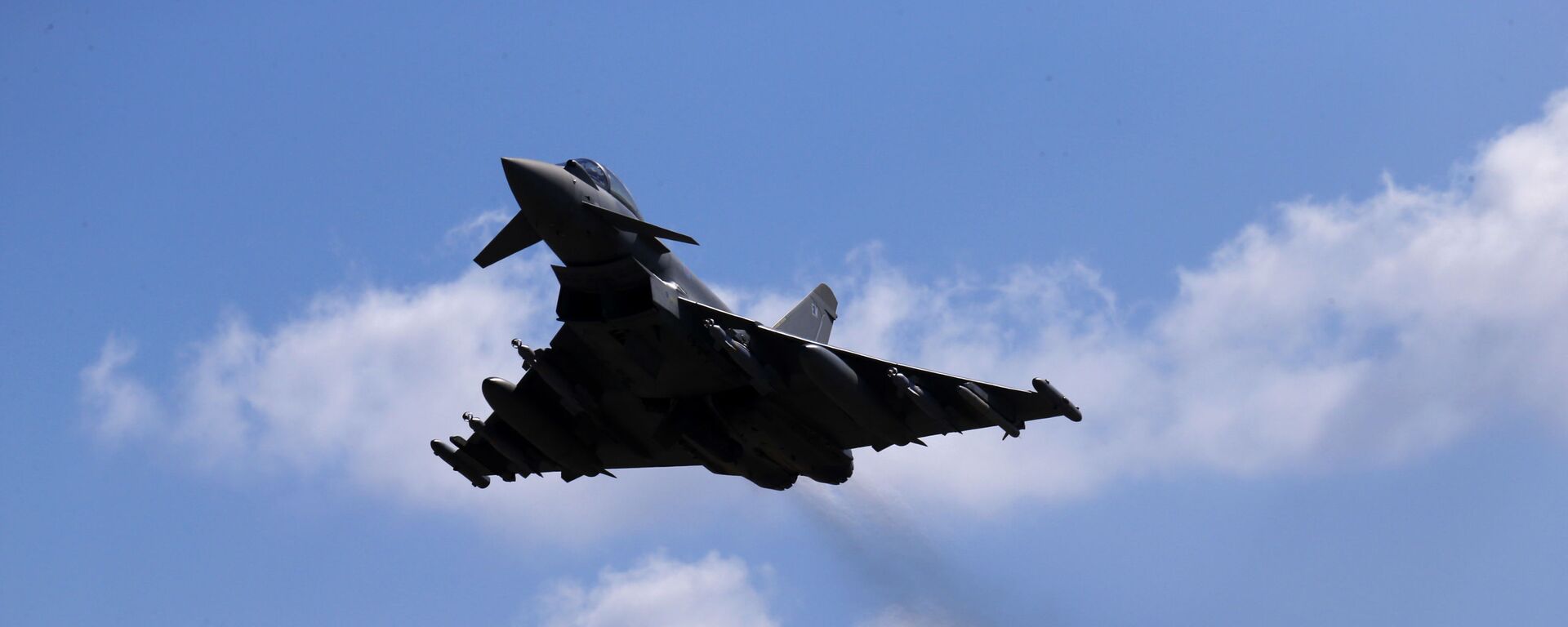 In this Thursday, Sept. 22, 2016 photo, a Typhoon aircraft takes off from RAF, Akrotiri, British air forces for a mission in Iraq.  - Sputnik International, 1920, 19.10.2021