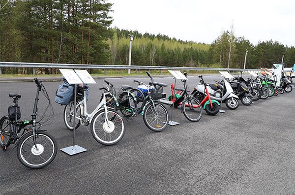 'Minsk' and other Belarusian-brand electric-powered bicycles and mopeds. - Sputnik International
