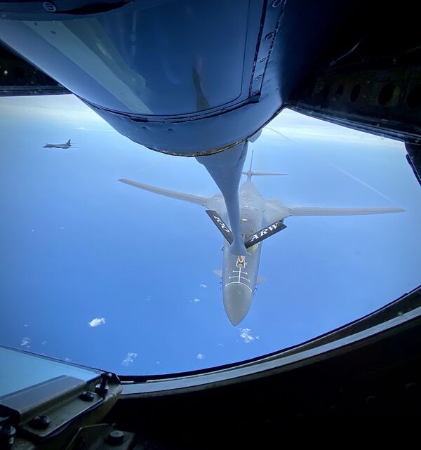 Video: US Air Force’s B-1B Bombers Make 24-Hour Flight for Live-Fire Drills Near Russian Border Video: US Air Force’s B-1B Bombers Make 24-Hour Flight for Live-Fire Drills Near Russian Border - Sputnik International