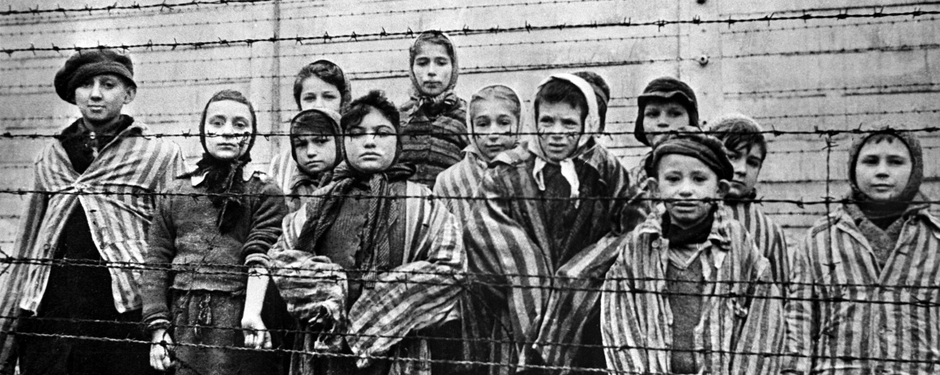 Children, imprisoned in the Auschwitz concentration camp, 1945 - Sputnik International, 1920, 25.01.2023