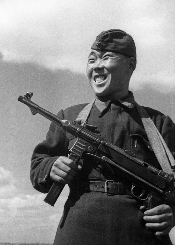 Sniper Maxim Passar, a Nanai by nationality, who killed 236 enemy soldiers and officers during the defence of Stalingrad - Sputnik International