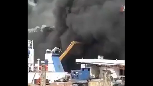 Oil tanker blaze, Indonesia - Sputnik International