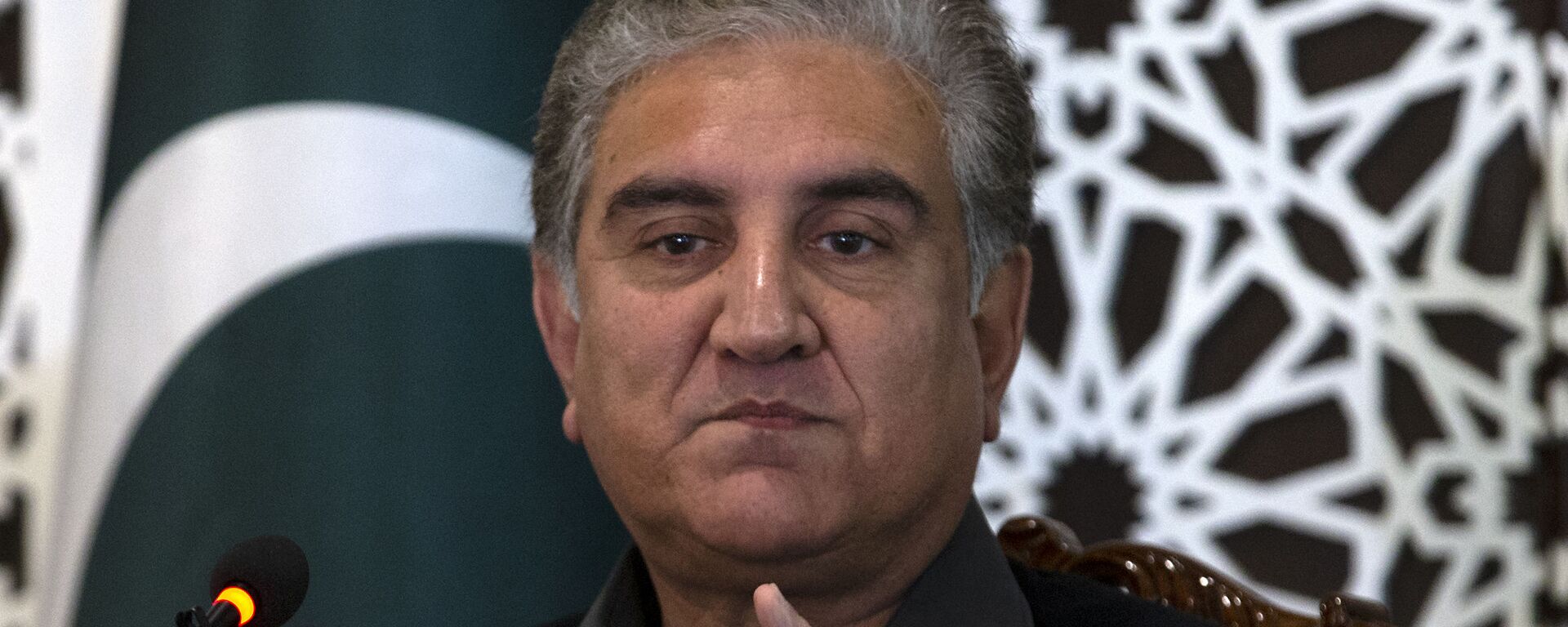 Pakistani Foreign Minister Shah Mahmood Qureshi speaks to reporters at the Foreign Ministry in Islamabad, Pakistan on Sunday, 1 March 2020. - Sputnik International, 1920, 23.08.2021
