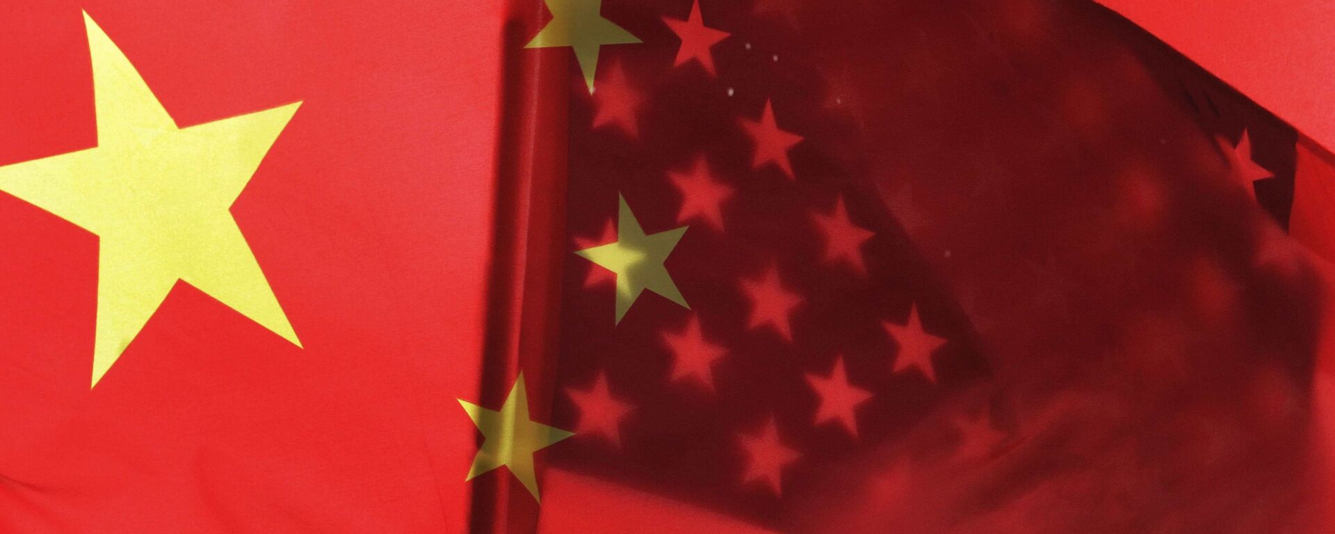 Chinese and U.S. flags - Sputnik International, 1920, 09.07.2022