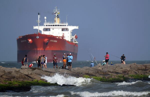 ‘Armada’ of Saudi Crude to US 'Launches Assault' on Struggling Shale Industry ‘Armada’ of Saudi Crude to US 'Launches Assault' on Struggling Shale Industry - Sputnik International