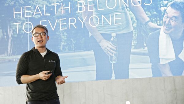James Park, CEO and Co-Founder of Fitbit, announces new products as Fitbit announces its fall device and software lineup, including Fitbit Premium, innovative sleep tools, the full-featured Fitbit Versa 2 smartwatch with Amazon Alexa Built-in, and its affordable Aria Air smart scale on Tuesday, Aug. 27, 2019 in New York. - Sputnik International