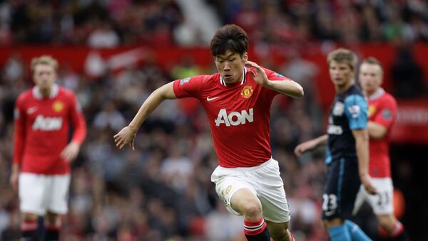 Manchester United's Ji-Sung Park, center, in action against Arsenal  - Sputnik International