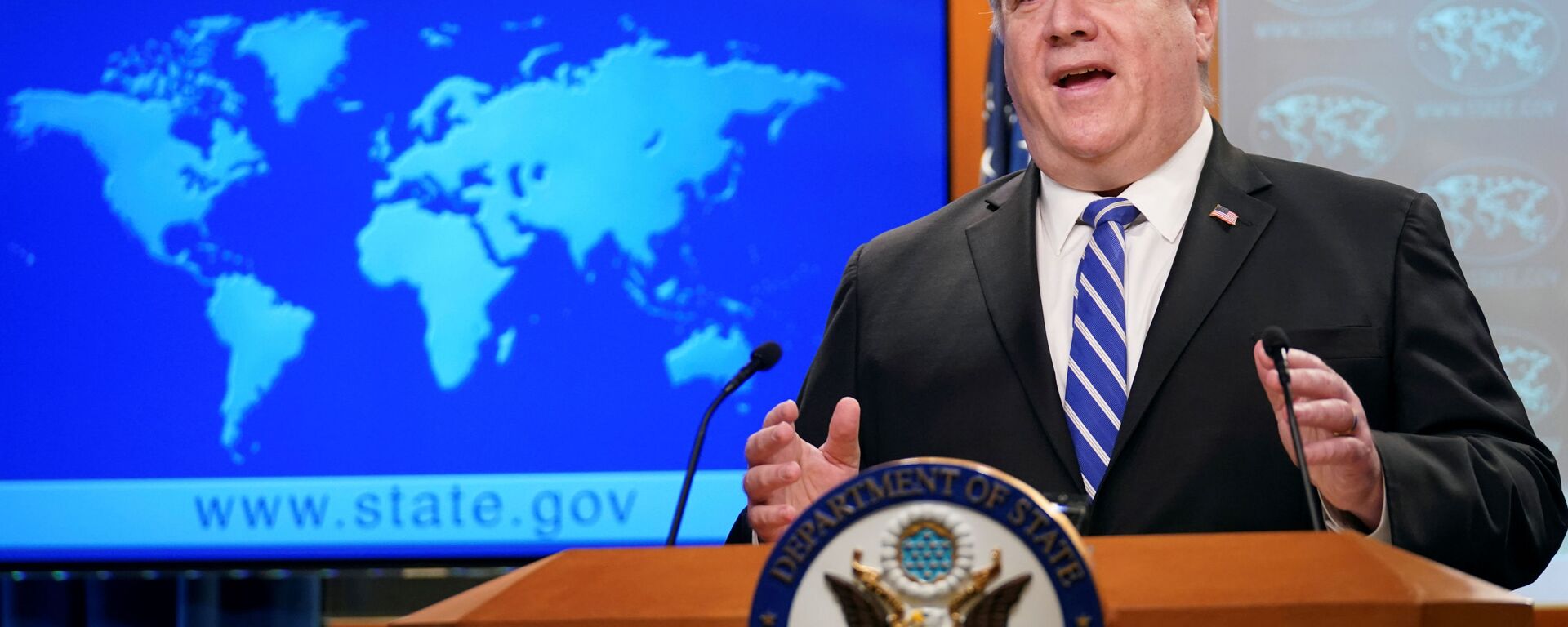 U.S. Secretary of State Mike Pompeo speaks about the coronavirus disease (COVID-19) during a media briefing at the State Department in Washington, U.S., May 6, 2020 - Sputnik International, 1920, 02.06.2020